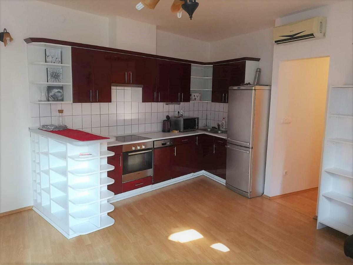 Centrum - A. Apartman Pécs Esterno foto