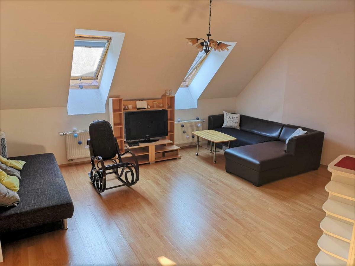 Centrum - A. Apartman Pécs Esterno foto